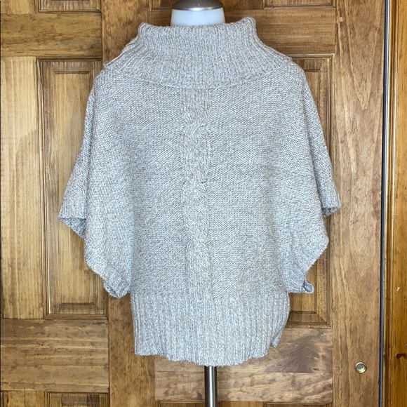 Forever 21 Sweaters - Large Pull over turtleneck sweater